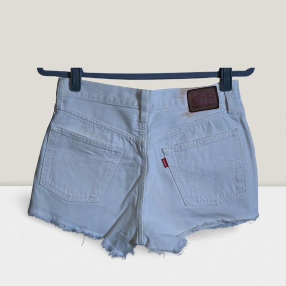 White Levi’s 501 Cut-Off Shorts – Vintage Used Look - Picture 3 of 4